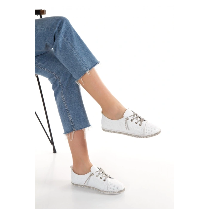 Kadın Beyaz Taşlı Bağcık Şık Spor Ayakkabı