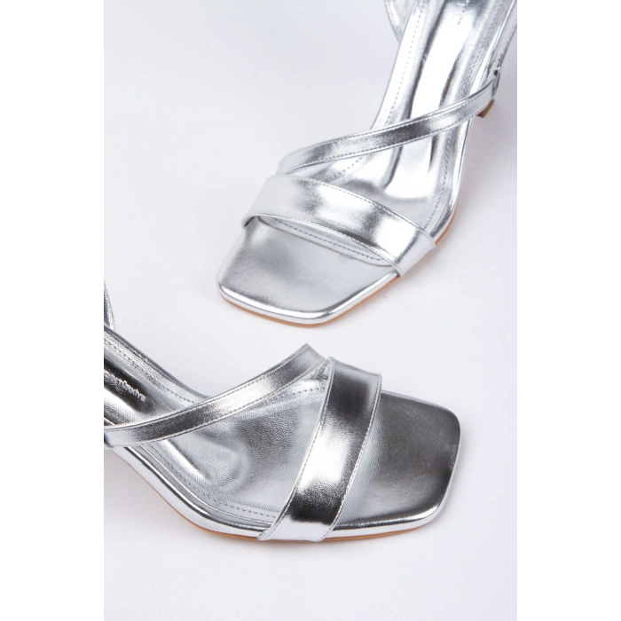 Kadın Günlük Yazlık Arkası Açık Ayakkabı Gümüş