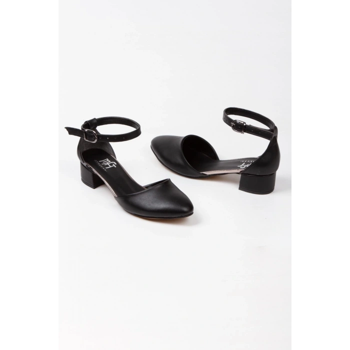 Kadın Siyah Arkası Kapalı Alçak Topuklu Ayakkabı