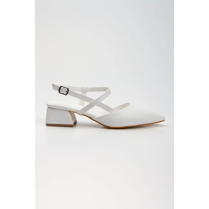 Kadın Kısa Topuklu Burnu Kapalı Yazlık Ayakkabı Beyaz