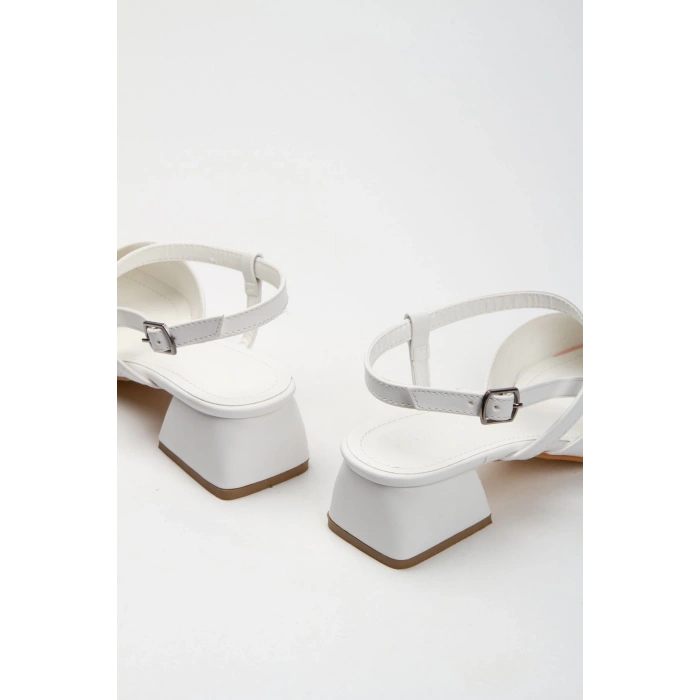 Kadın Kısa Topuklu Burnu Kapalı Yazlık Ayakkabı Beyaz