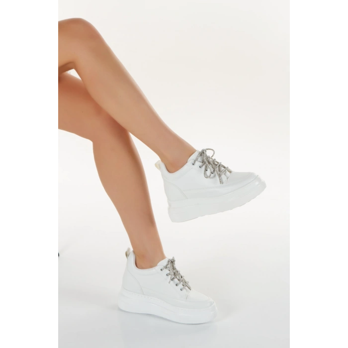 Kadın Kalın Tabanlı Taş Bağcıklı Spor Ayakkabı Beyaz