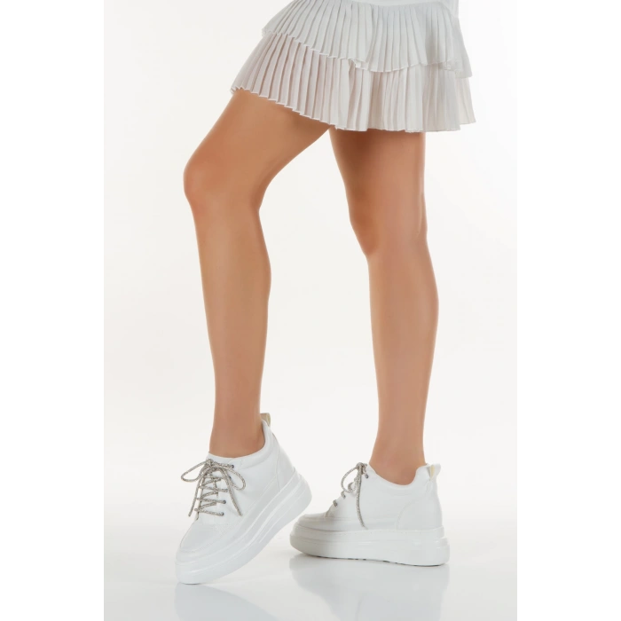 Kadın Kalın Tabanlı Taş Bağcıklı Spor Ayakkabı Beyaz