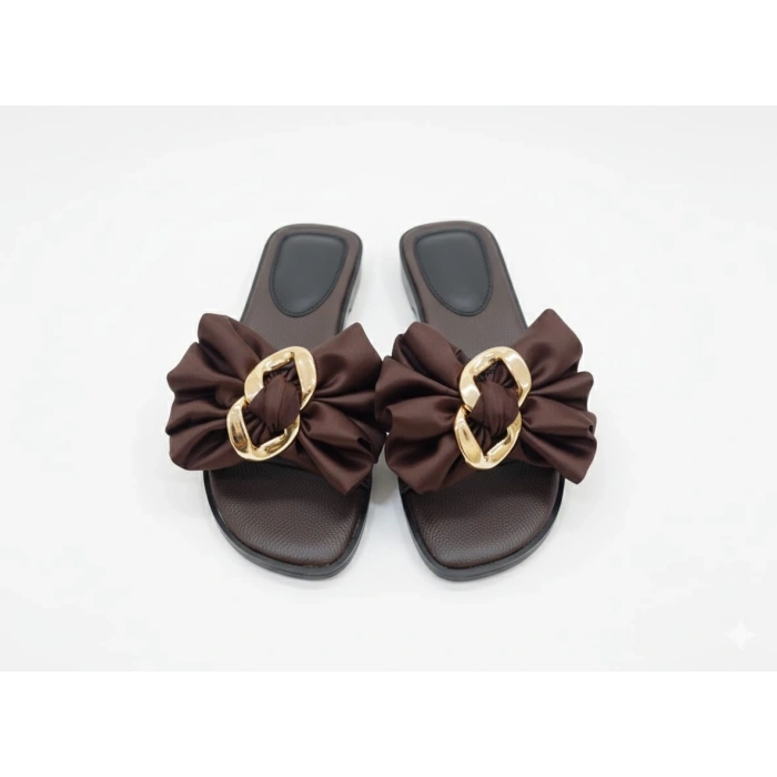 Kadın Kahverengi Fiyonklu Altın Tokalı Terlik