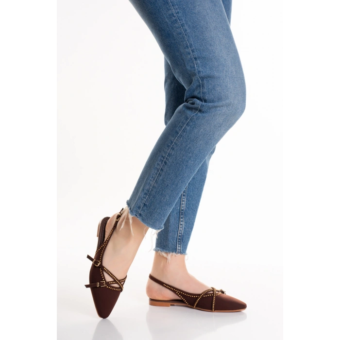 Kadın Kahverengi Zımba Detaylı Kemerli Sivri Burunlu Babet