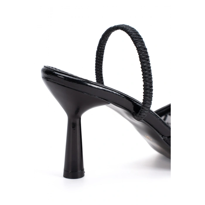 Kadın Siyah Taşlı ve Nakışlı Şeffaf Görünümlü Sivri Burun Davet Ayakkabısı