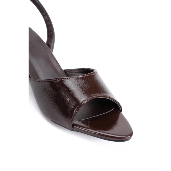 Kahverengi Kadın İnce Bantlı Bilekten Bağlamalı Kısa Topuklu Ayakkabı