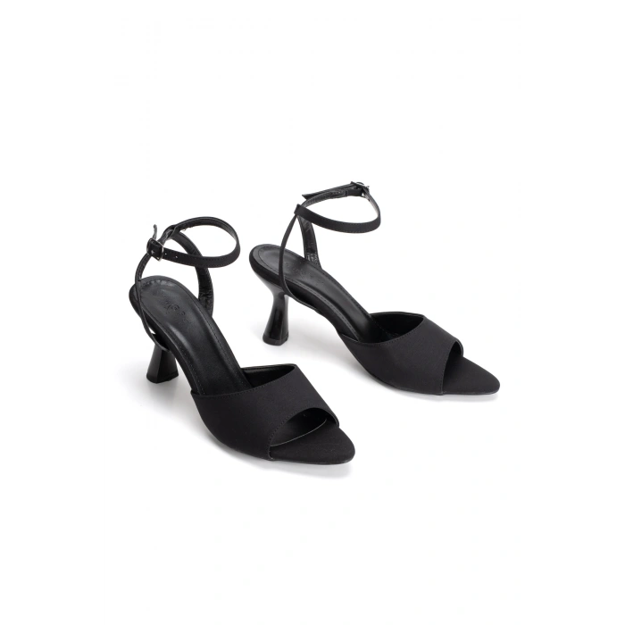 Kadın 7 cm Topuklu Tek Bantlı Ayakkabı Siyah