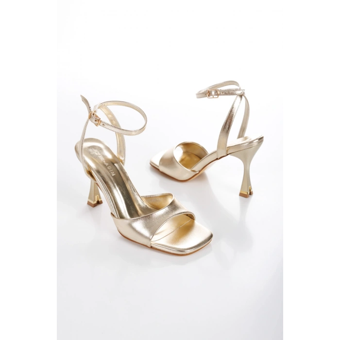 Altın İnce Tarz Topuklu Bilekten Bağlamalı Ayakkabı ve Çanta Takımı