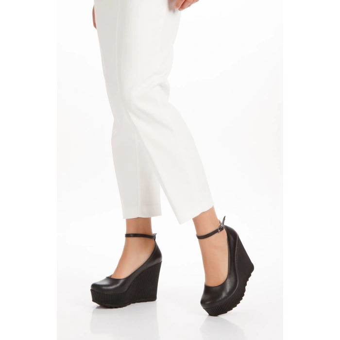 Kadın 11 cm Dolgu Topuklu Ayakkabı Siyah