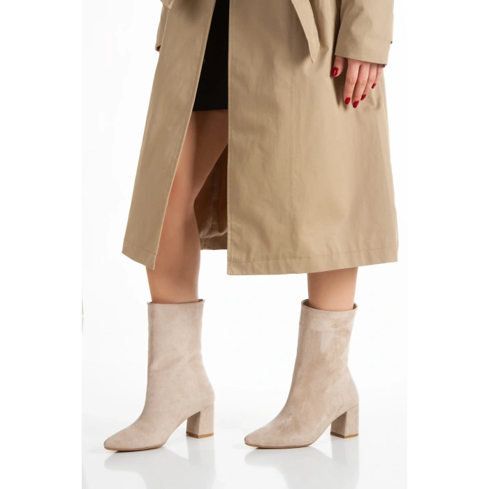 Kadın Bej Süet Kalın Topuklu Fermuarsız Bot