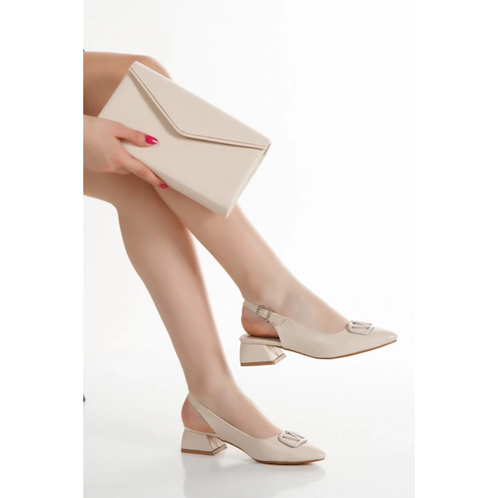 Kadın Bej Tokalı Kısa Kalın Topuk Sivri Burunlu Ayakkabı ve Çanta Takımı