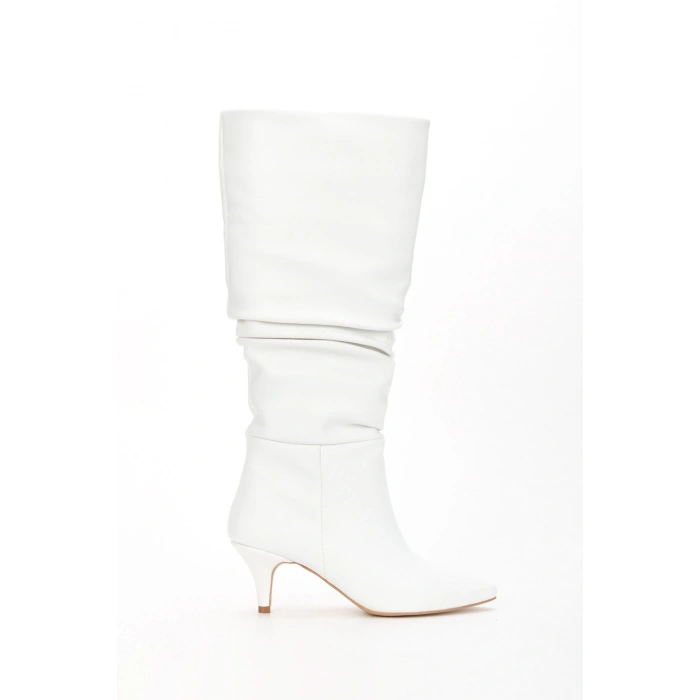 Kadın Beyaz Büzgü Detaylı İnce Topuklu Dizaltı Çizme