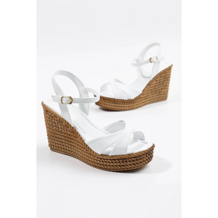 Kadın Beyaz Çapraz Dolgu Topuklu Klasik Tarz Sandalet