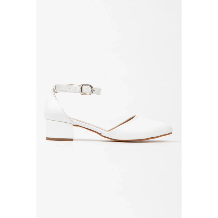 Kadın Beyaz Kısa Topuklu Karnıyarık Ayakkabı