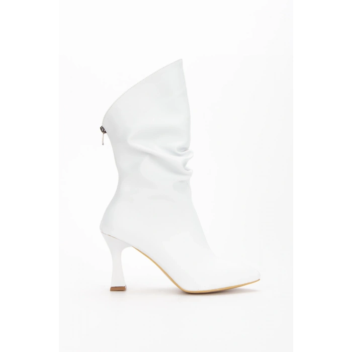 Kadın Beyaz Özel Tasarım İnce Topuklu Büzgülü Fermuarlı Bot