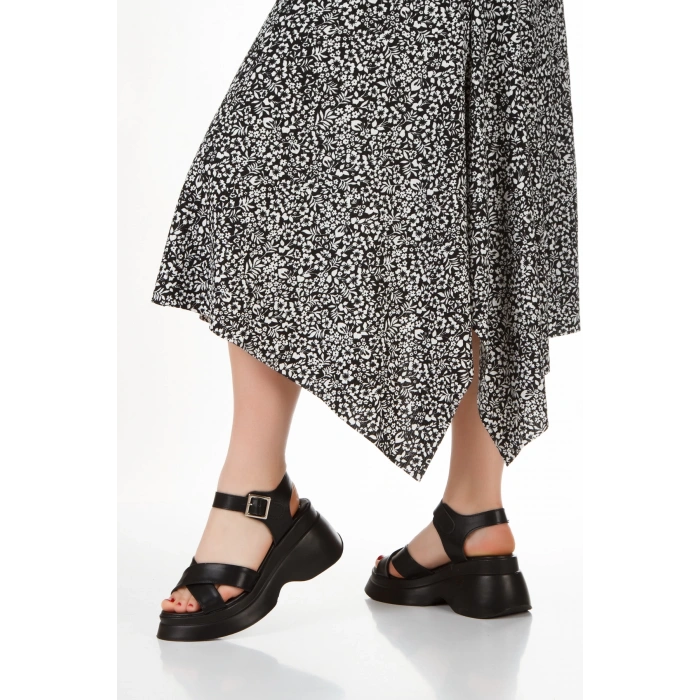 Kadın Çapraz Bantlı Şık Sandalet Siyah