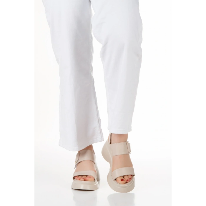 Kadın Cırt Detaylı Şık Sandalet Bej