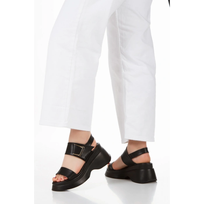 Kadın Cırt Detaylı Şık Sandalet Siyah