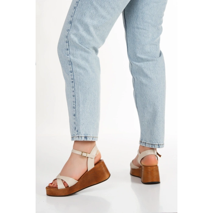 Kadın Dolgu Tabanlı Sandalet Bej