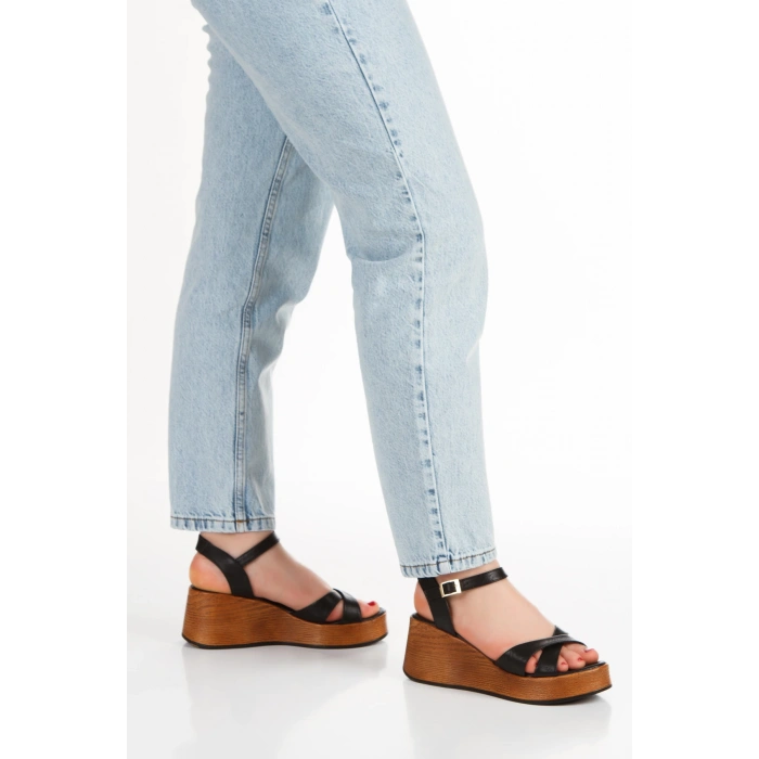 Kadın Dolgu Tabanlı Sandalet Siyah