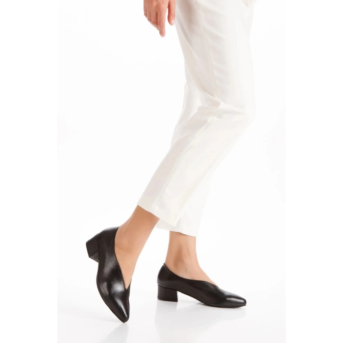 Kadın Hakiki Deri Klasik Topuklu Ayakkabı Siyah