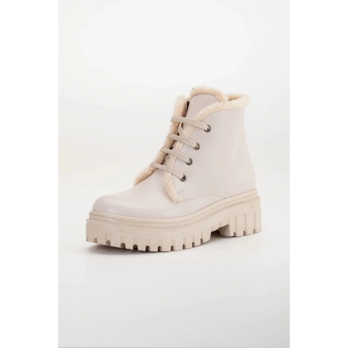 Kadın İçi Kürklü Bej Fermuarlı Bot