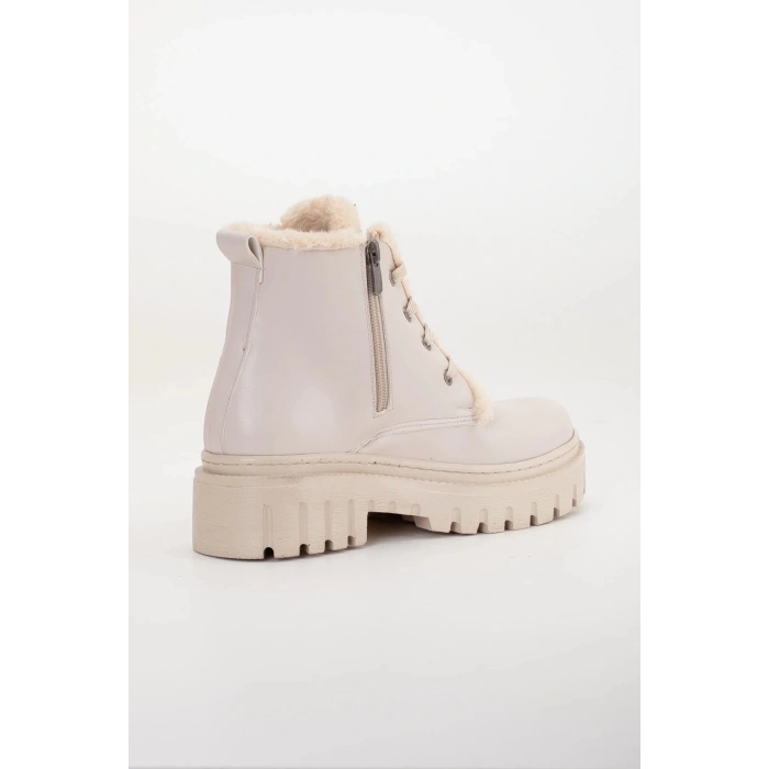 Kadın İçi Kürklü Bej Fermuarlı Bot