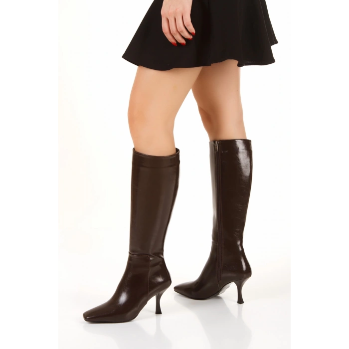 Kadın Kahverengi Dizaltı Küt Burun İnce Topuklu Fermuarlı Çizme