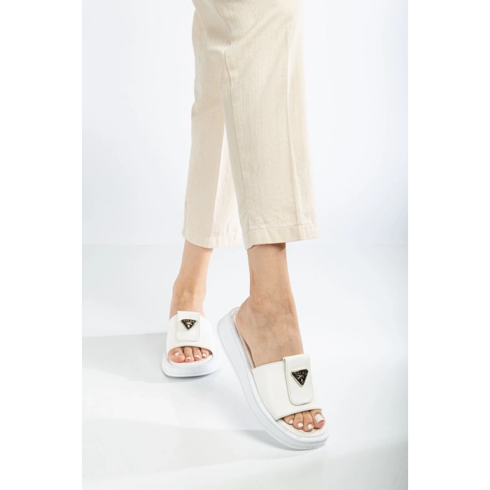 Kadın Kalın Yumuşak Tabanlı Terlik Beyaz