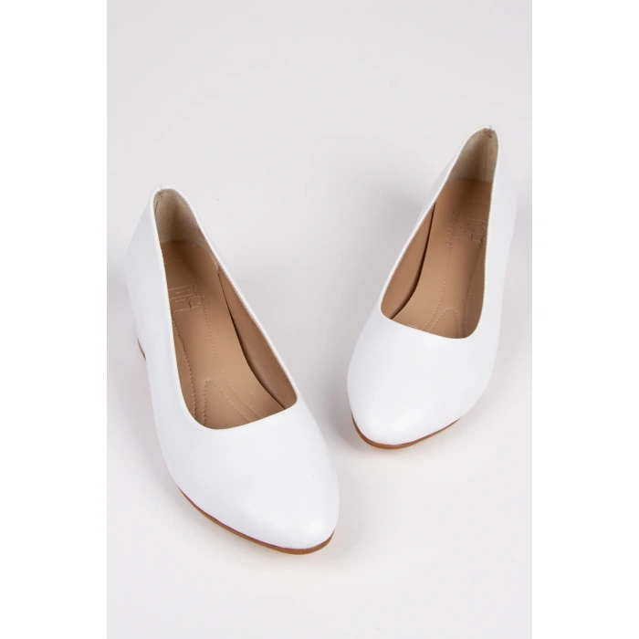 Kadın Kısa Kalın Topuklu Günlük Ayakkabı Beyaz