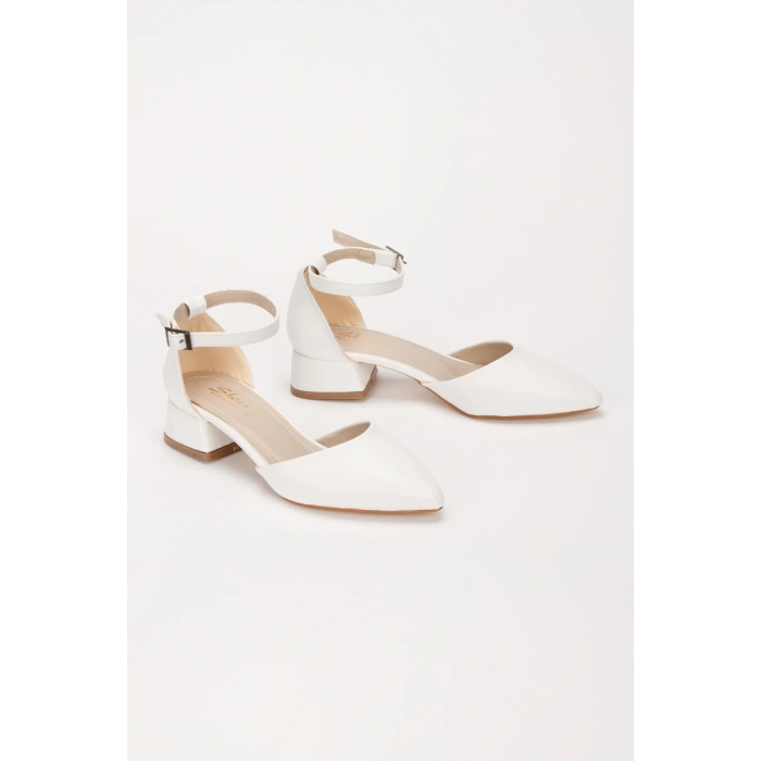 Kadın Kısa Topuklu Karnıyarık Model Ayakkabı Beyaz