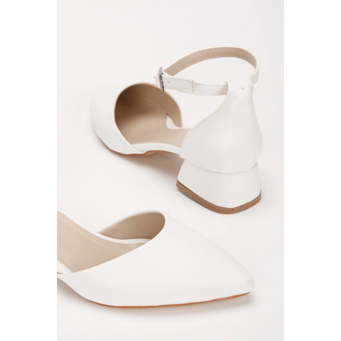 Kadın Kısa Topuklu Karnıyarık Model Ayakkabı Beyaz