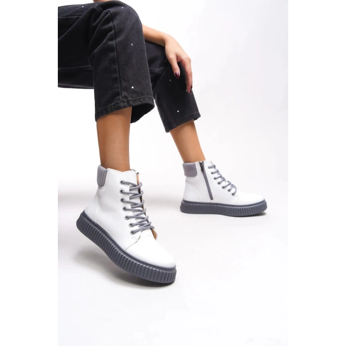 Kadın Renkli Taban Bağcıklı Fermuarlı Bot Beyaz