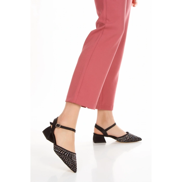 Kadın Sivri Burunlu Arkası Açık Taş Desenli Ayakkabı