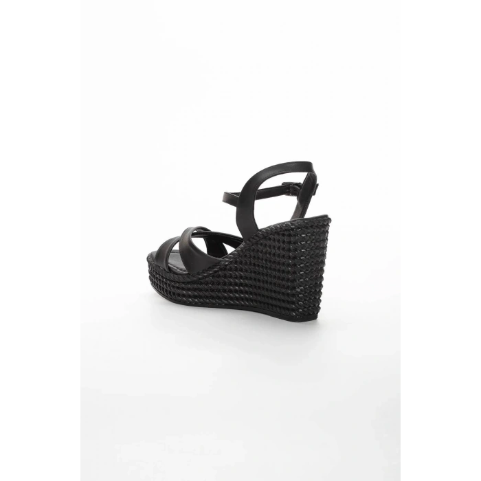 Kadın Siyah Çapraz Dolgu Topuklu Klasik Tarz Sandalet