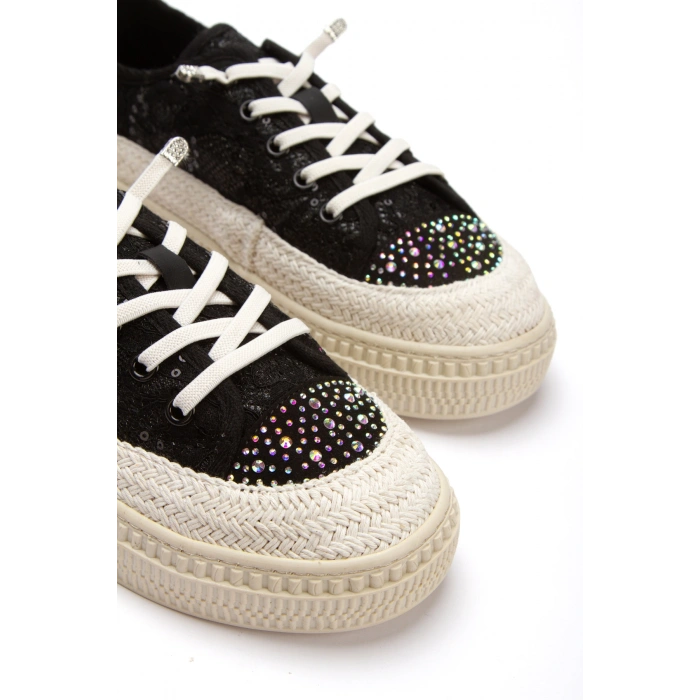 Kadın Siyah Dantel Detaylı Bağcıklı Günlük Spor Ayakkabı