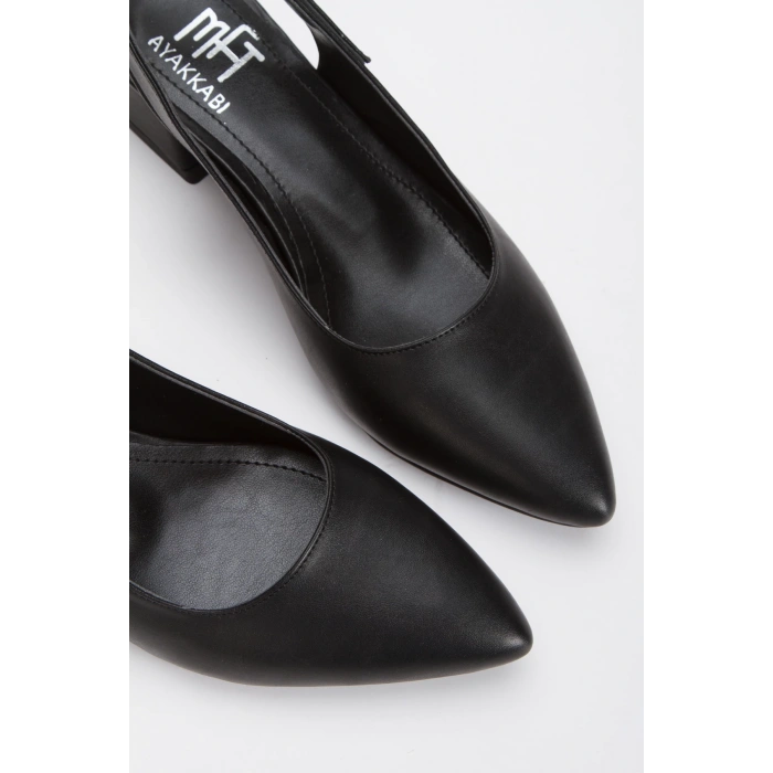 Kadın Siyah Kısa Kalın Topuk Sivri Burunlu Ayakkabı