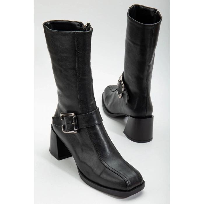 Kadın Siyah Küt Burunlu Tokalı Bot