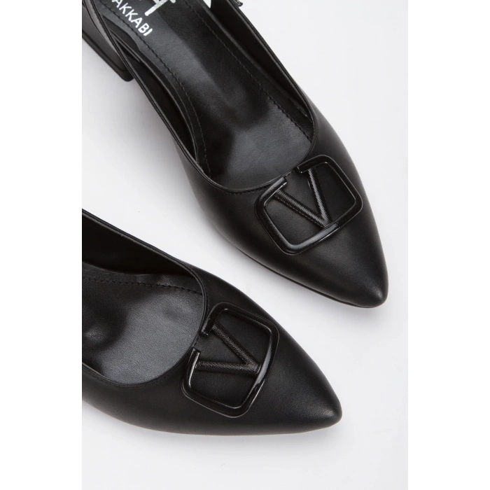 Kadın Siyah Tokalı Kısa Kalın Topuk Sivri Burunlu Ayakkabı