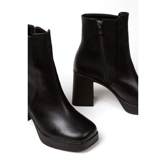 Kadın Siyah Yüksek Topuklu Fermuarlı Bot
