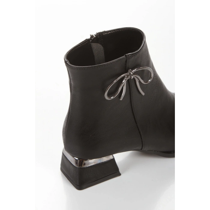 Kadın Tarz Topuklu Sivri Burunlu Bot Siyah