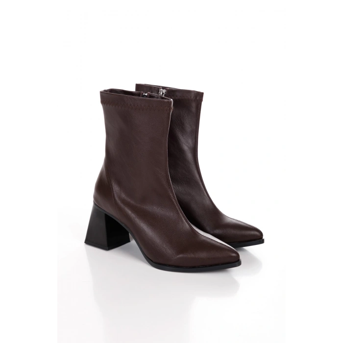 Kahverengi 7 cm Kalın Topuklu Sivri Burunlu Streç Bot