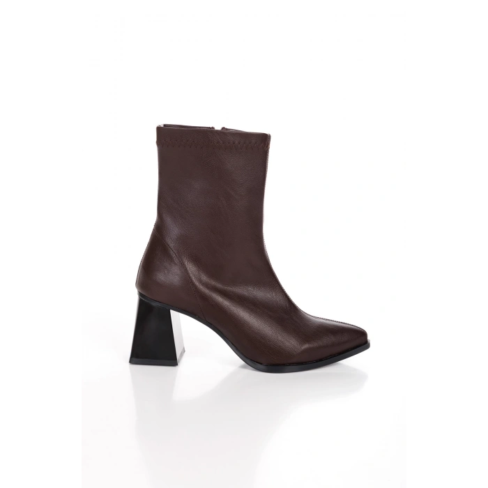 Kahverengi 7 cm Kalın Topuklu Sivri Burunlu Streç Bot