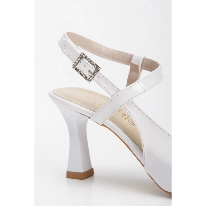 Sivri Burunlu Arkası Açık Yazlık Ayakkabı Beyaz