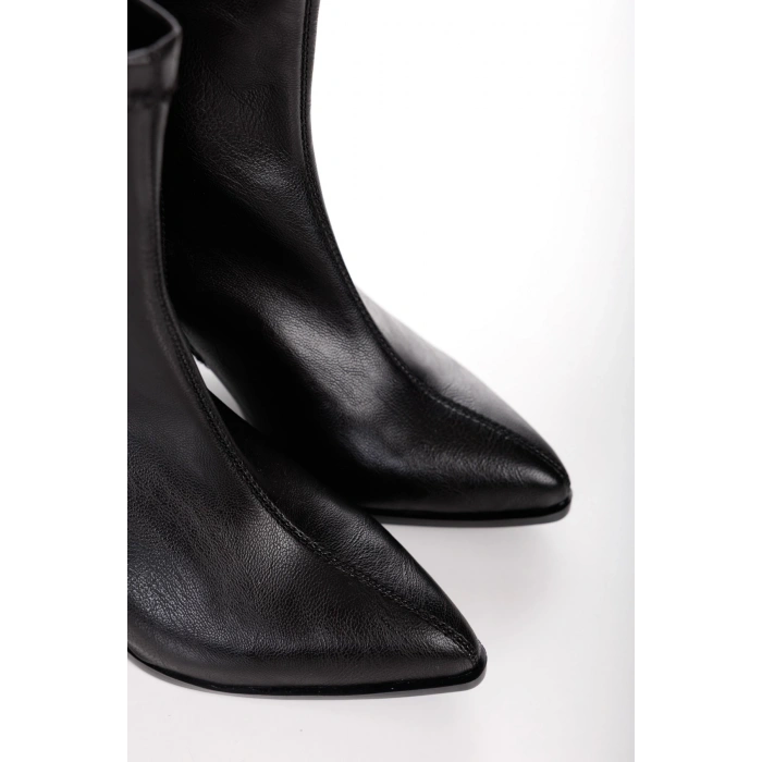 Siyah 7 cm Kalın Topuklu Sivri Burunlu Streç Bot