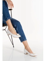 Kadın Beyaz Suni Deri Kısa Topuklu Stiletto Tokalı