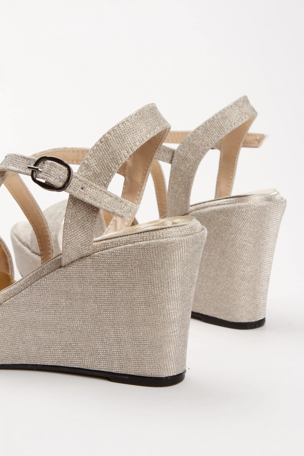 Kadın Altın Özel Üretim Dolgu Topuklu Sandalet