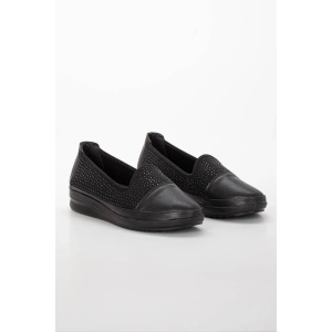 Kadın Siyah Taşlı Günlük Içi Deri Burnu Kapalı Spor Ayakkabı