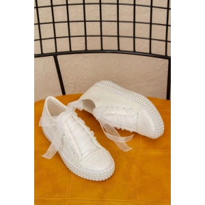 - Kadın Beyaz Inci Taş Işlemeli Alçak Topuklu Şık Gelinlik Ayakkabısı